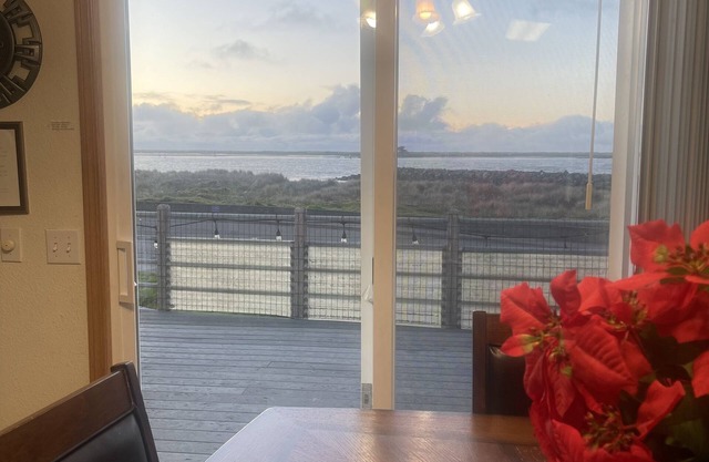 Spacious beachfront with panoramic views