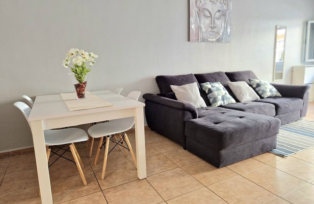 Spacious Chalet close to the Sea and Airport