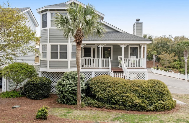 Spacious coastal retreat near the beach w/ shared pool & free WiFi!