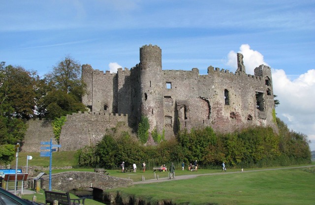 Spacious, comfortable and peaceful cottage nestling in a Welsh National Park