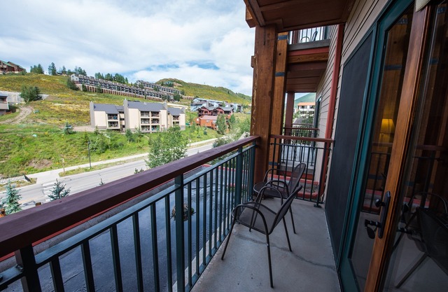 Spacious Condo | Near the Slopes | Hot Tub Access