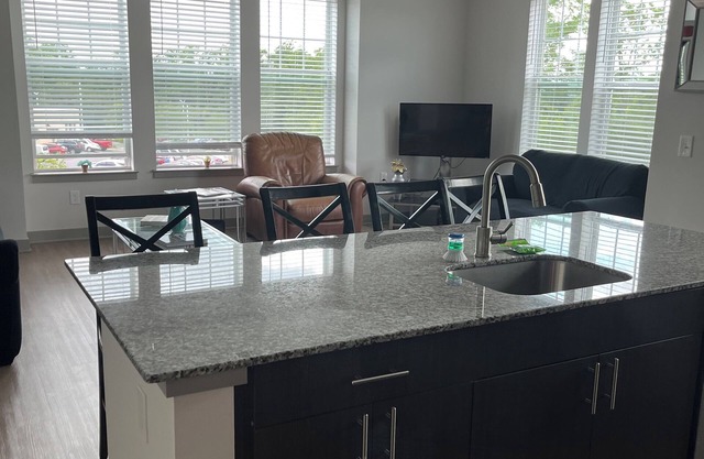 Spacious corner suites/seasonal pool