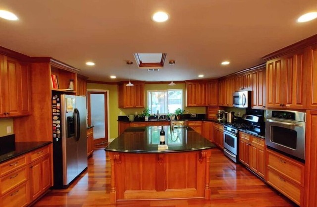 Spacious Davis home near downtown and campus