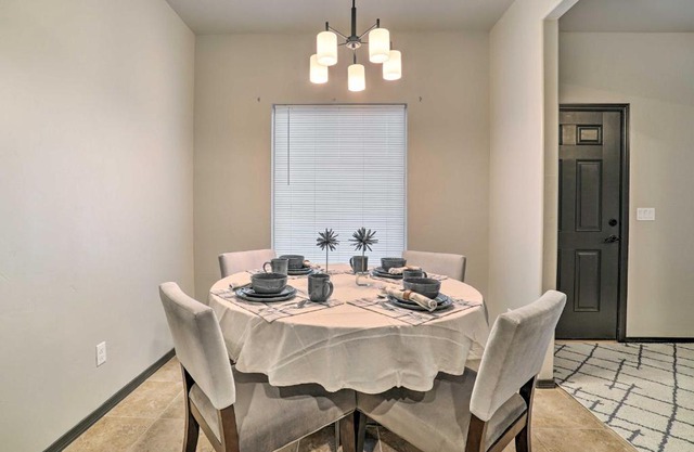 Spacious El Paso Apt, 6 Mi to Downtown!