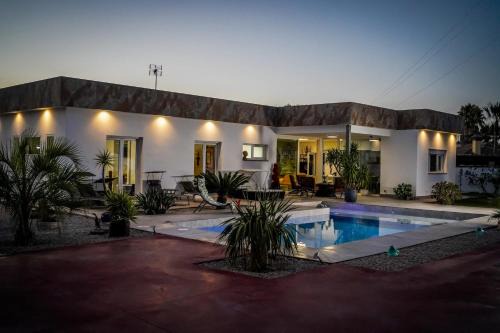 Spacious villa with pool in Chiclana de la Frontera