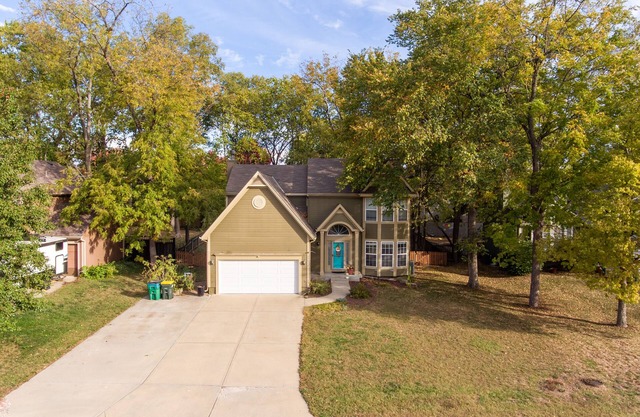 Spacious home for family fun or groups. - No cleaning fee -