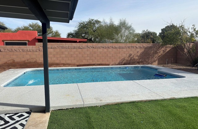 Spacious house in delightful Tucson with pool and game room! Close to DM-AFB
