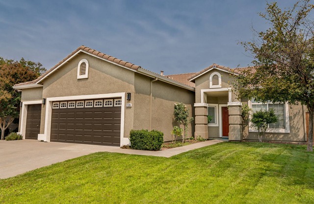 Spacious House in Lincoln (everything is new!)