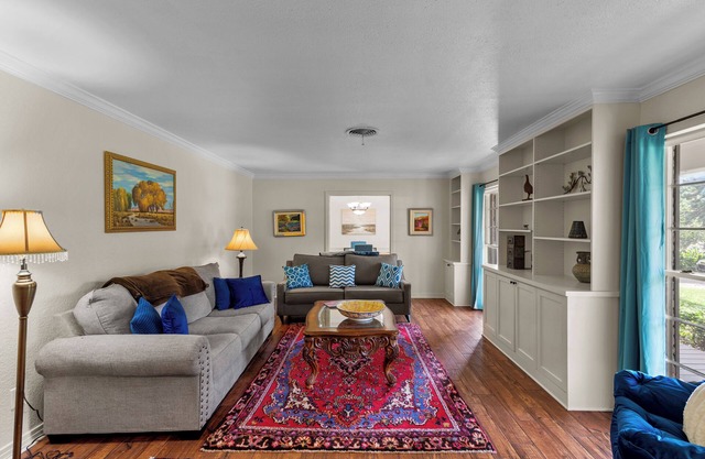 Spacious house on a quiet street in uptown Shreveport!