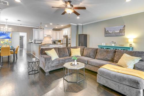 Spacious Houston Heights Home Less Than 6 Mi to Downtown!
