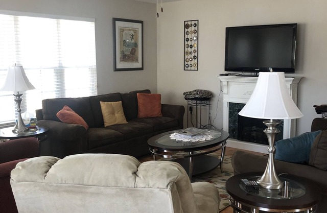 Spacious lake view house in Conway, Myrtle Beach area