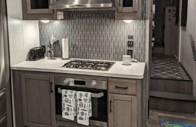 Spacious Luxury 5th Wheel for 2