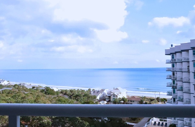 Spacious Luxury ~ Ocean View ~ 2B/2B ~ Sleeps 8