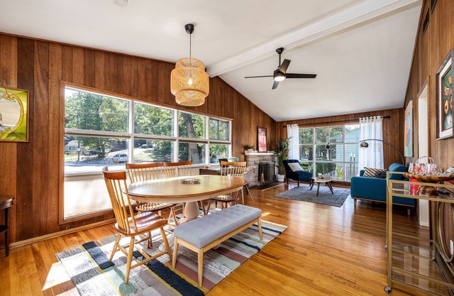 Spacious MCM beach house with private yard!