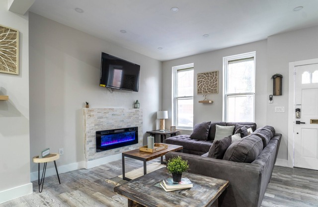 Spacious Midtown HBG home just minutes from the Farm Show Complex and Hersey Park