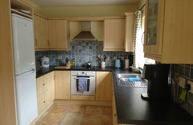 Spacious modern 5 bedroom House with Hot Tub available at extra cost