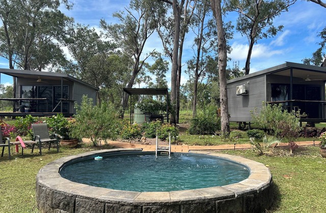 Spacious modern bungalow only 10 minutes to Litchfield National Park