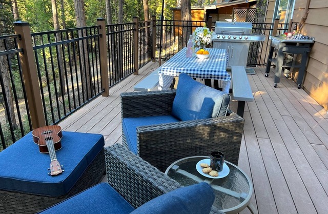 Spacious mountain getaway near Pinecrest and Dodge Ridge with Starlink and AC!