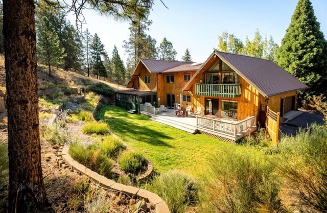 Spacious Mountain Cabin w Views! Deck & Wildlife