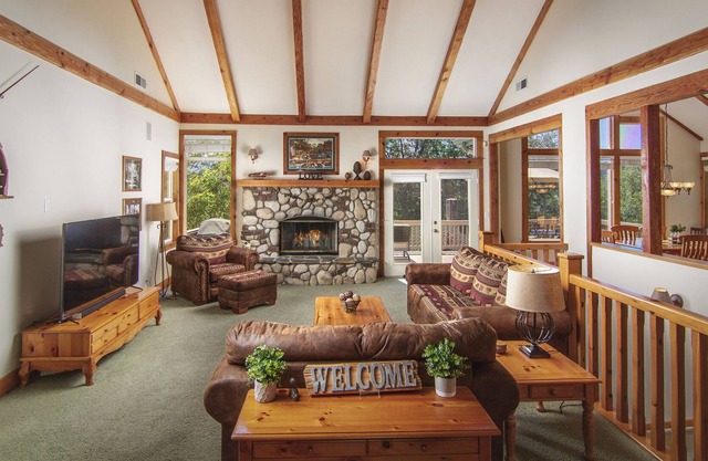 Spacious Multi-Family Getaway w/ 3 Decks ~ Pool Table ~ Bunk Room ~ A/C