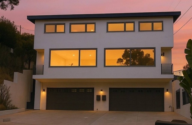 Spacious new 4-bedroom townhome central in Los Angeles