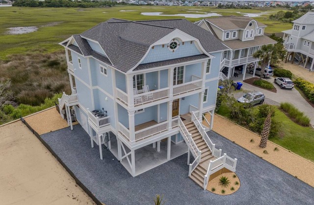 Spacious newly built coastal home with scenic views, private pool & Tiki Bar