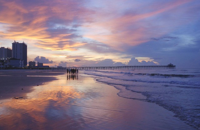 Spacious Oceanfront Resort with Onsite Restaurant, 5 Pools, 2 indoor Pools and Beach Access