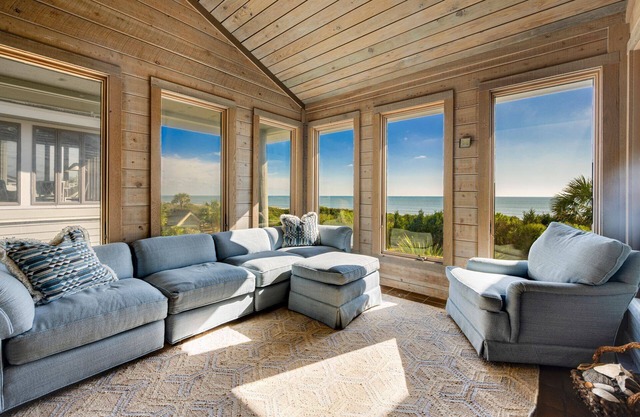 Spacious Oceanfront Villa with Elevator, wifi, library, board games, sunroom, and wine refrigerator