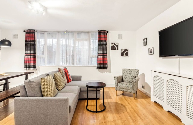 Spacious one bed ground floor apartment