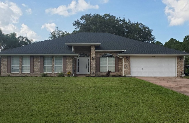 Spacious open concept home near the beaches and Disney attractions