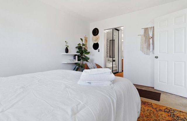 Spacious Peaceful Bohemian