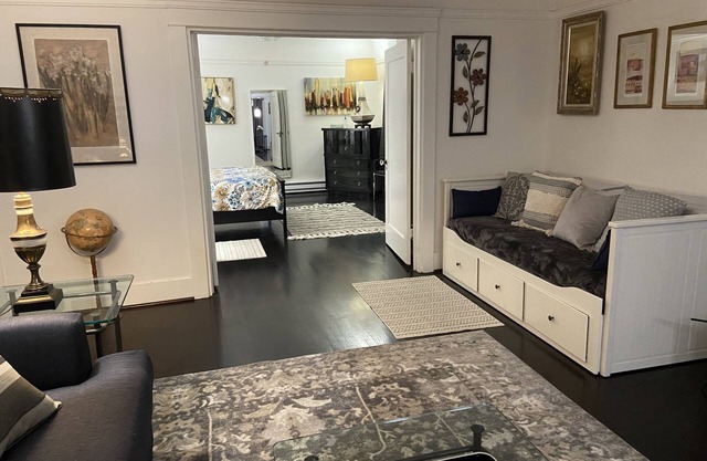 Spacious, Quiet, Peaceful One Bedroom Retreat -10 mins from UOP, Lodi Wineries!