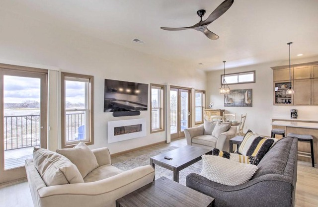 Spacious Recently Built Home Less Than 1 Mi to Lake!