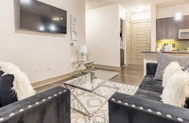 Spacious, Relaxed retreat with Tylaco. Minutes away from the cities attractions!