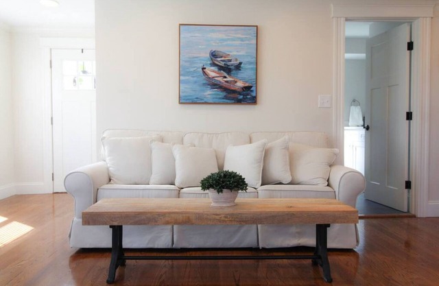 Spacious Renovated Home Minutes to City w/Parking