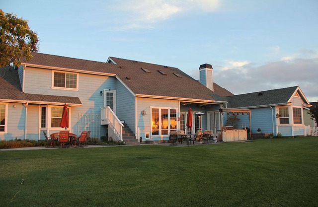 Spacious Rental In A Rural Setting, With Beautiful Views And Close To Town.