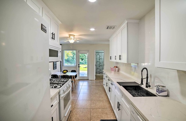 Spacious Riverside Home w/Game Room & Yard