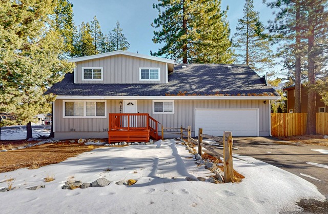 Spacious, rustic home with modern appliances, arcade games, & dog friendly