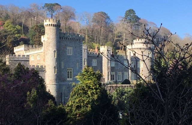 Spacious, self contained flat within this Historic Castle of Caerhays, within walking distance of th