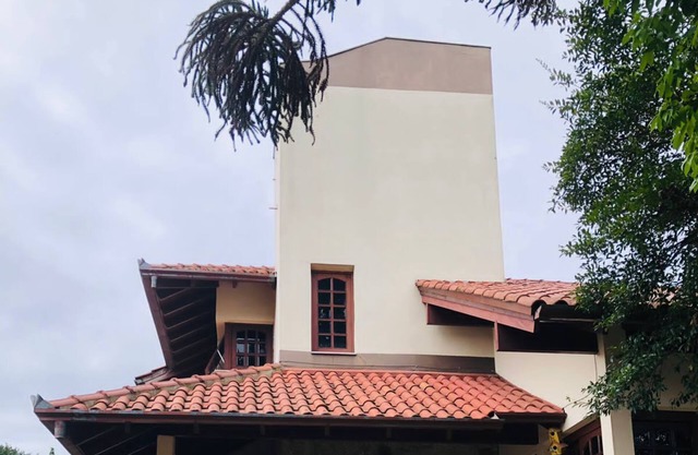 Spacious Serrano Style House in Greater Porto Alegre