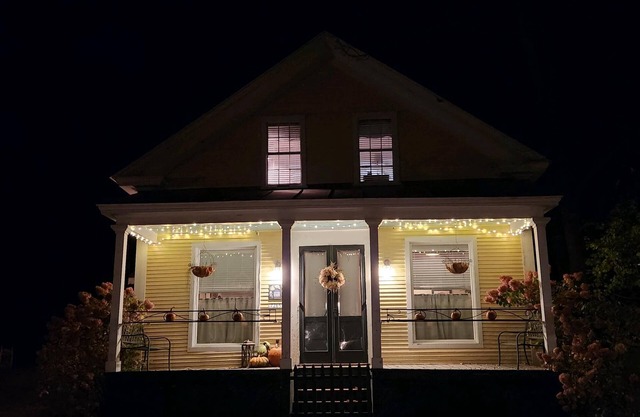 Spacious Ski Getaway by Woodstock, Killington