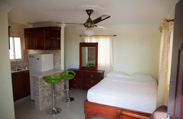 Spacious Studio, Kitchennette Balcony City View - Close to Las Americas Airport