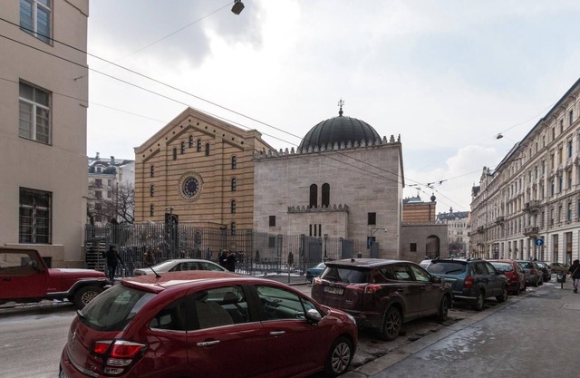 Spacious Stay by Synagogue View City Center