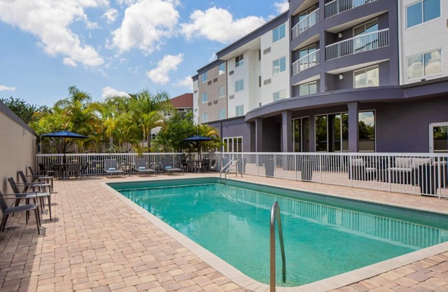 Spacious Stay Near Tampa Bay! Outdoor Pool, Free Parking