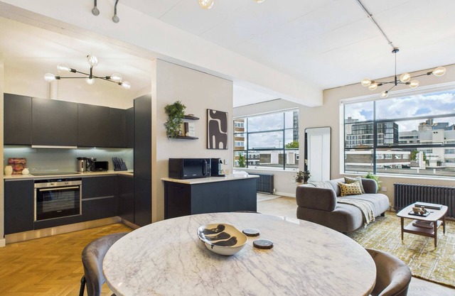 Spacious Studio Apartment by Tech City