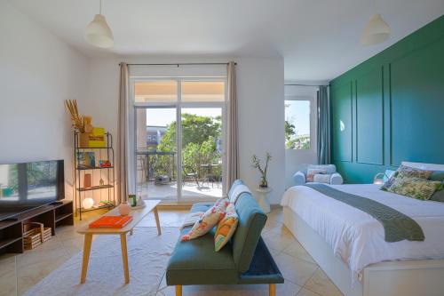 Spacious studio in a green oasis