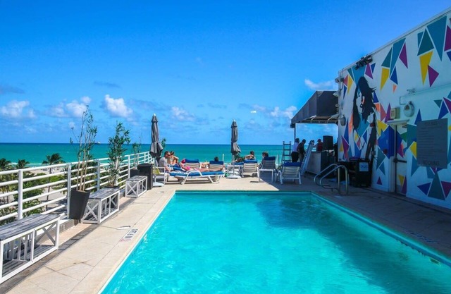 Spacious Studio - Roof Top Pool & Bar, South Beach