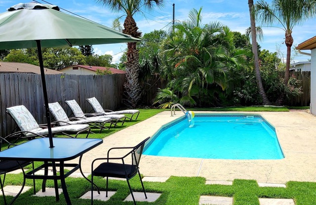 Spacious & Tranquil 4 Bedroom Pool Home Near Downtown in Quiet Neighborhood