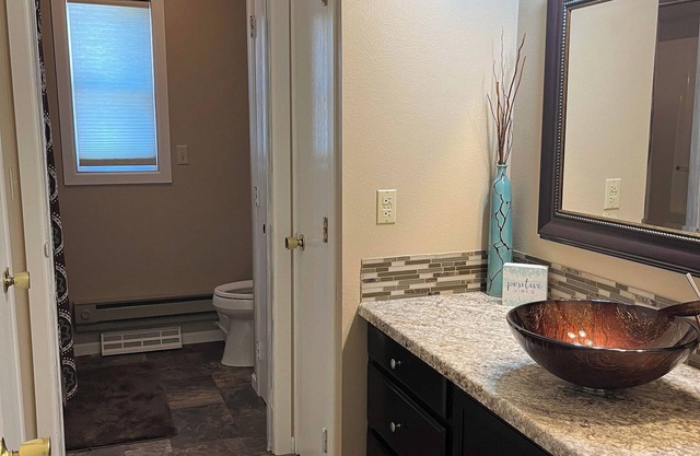 Spacious updated and modern home sleeps 13+