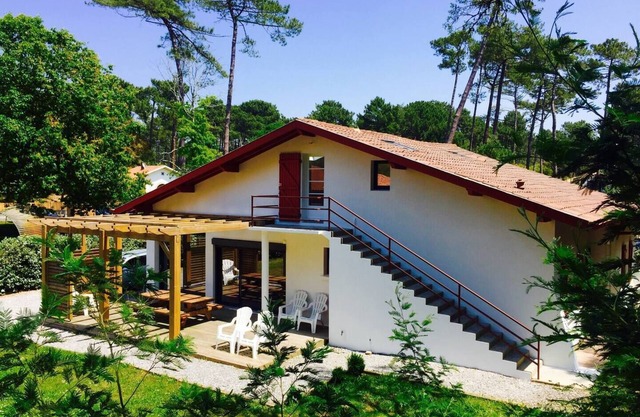 Spacious Villa in Hossegor with Private Pool – Perfect for Unforgettable Family Holidays